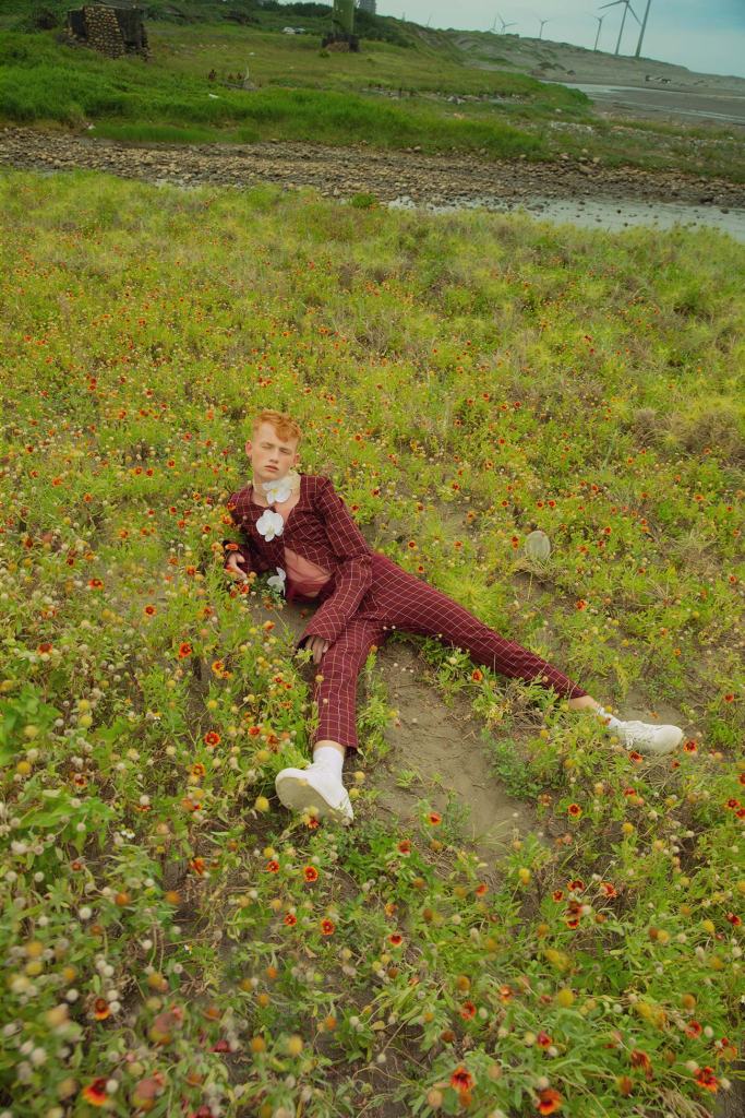 ann-yu liao, asian photographer, taiwanese artist, female photographer, redhead model, feminine masculinity, soft masculinity, pastel fashion, male editorial,   asiatische Fotografin, taiwanesische Künstlerin, Fotografin, rothaariges Model, weibliche Männlichkeit, weiche Männlichkeit, Pastellmode, 아시아 사진 작가, 대만 예술가, 여성 사진 작가, 빨간 머리 모델, 여성적 남성성, 부드러운 남성성, 파스텔 패션, 남성 사설, 아시아 패션 사진 촬영, 
亚洲摄影师, 台湾艺术家, 女摄影师, 红发模特, 女性阳刚之气, 柔和的阳刚之气, 柔和的时尚, 男性社论, 亚洲时尚拍摄, азиатский фотограф, тайваньский художник, женщина-фотограф, рыжая модель, женственная мужественность, мягкая мужественность, пастельная мода, мужская редакционная статья, азиатская модная фотосессия, アジアの写真家、台湾のアーティスト、女性の写真家、赤毛のモデル、女性の男らしさ、柔らかい男らしさ、パステルファッション、男性の編集、アジアのファッションの写真撮影